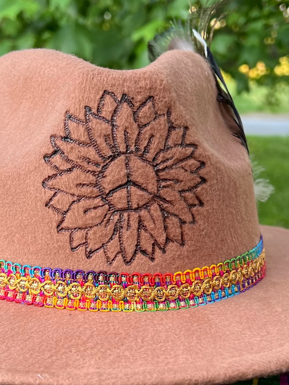 HAND BURNED BROWN FELT RANCHER HAT with FEATHER TRIM - Picture 5 of 13
